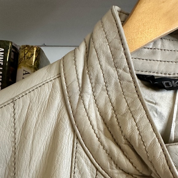 DKNY Vintage Leather Jacket.  Size XL - Picture 3 of 13